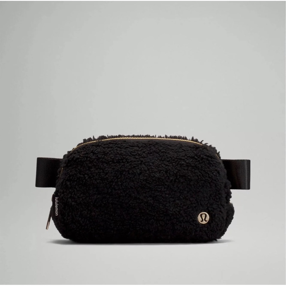 Lululemon Black Fleece Belt Bag NWOT